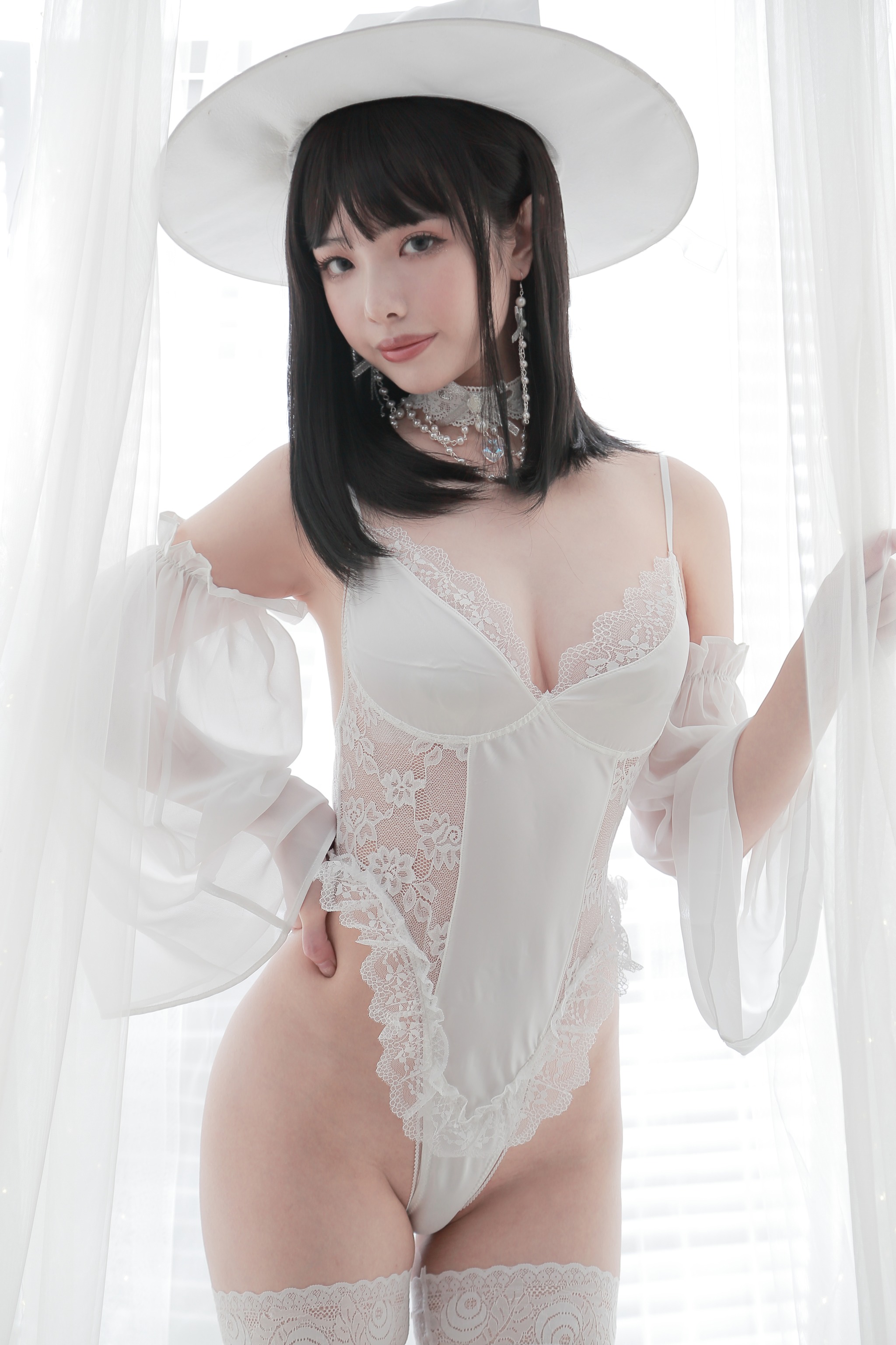 图片[1]-雯妹不讲道理 – NO.075 白女巫 [34P]-XikXak